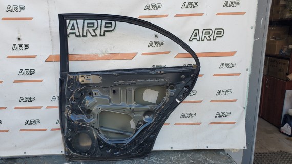 Дверь задняя правая Toyota Avensis 2 t250 седан 2003-2009