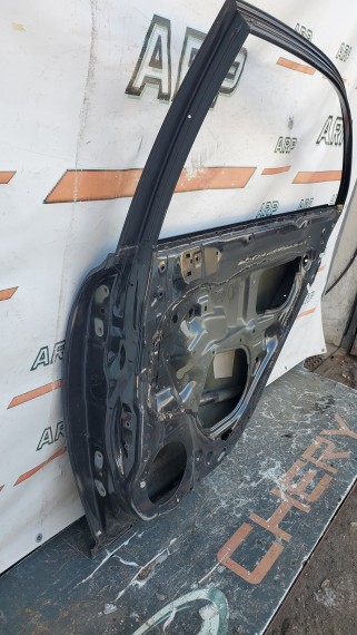 Дверь задняя правая Toyota Avensis 2 t250 седан 2003-2009