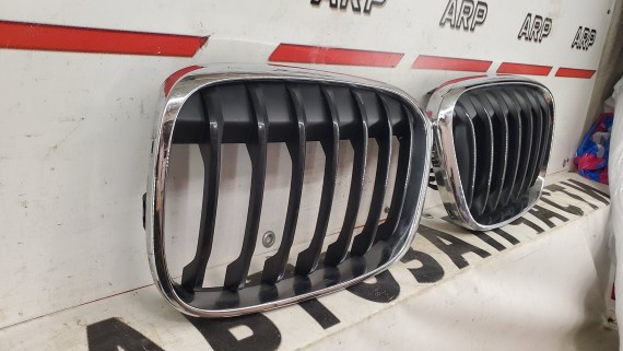 Решетка радиатора BMW X1 F48 2015-2022