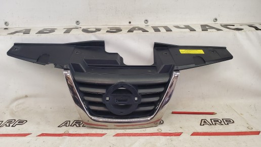 Решетка радиатора Nissan Juke 2010-2019
