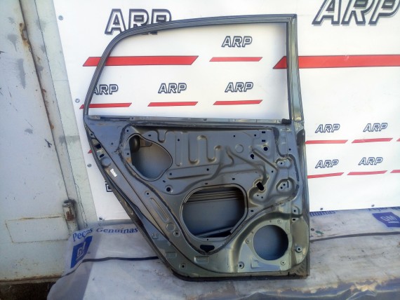 Дверь задняя левая Toyota Corolla 120 2000-2007 хэтчбек