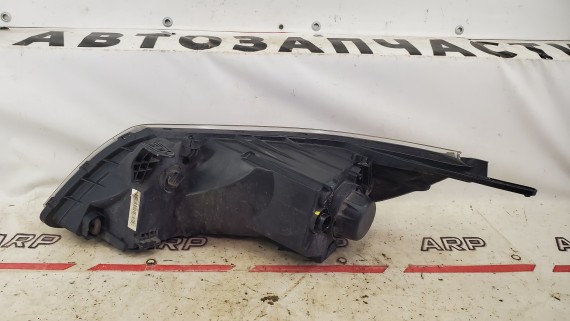 Фара правая Kia Rio 3 2011-2015 дорест