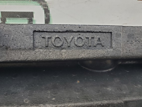 Абсорбер переднего бампера Toyota Land Cruiser 2012-2015