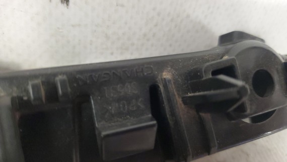 Кронштейн переднего бампера левый Changan UNI-K 2020-2026