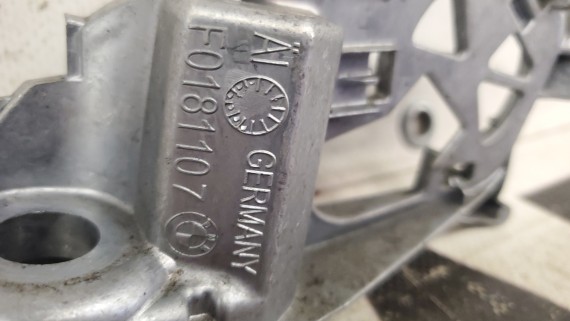 Кронштейн зеркала левого BMW 5 Series G30 2016-2020