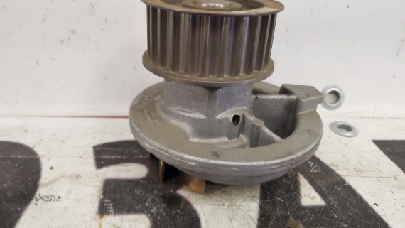 Насос водяной (помпа) Opel Vectra C 2002-2008 2.0 16V