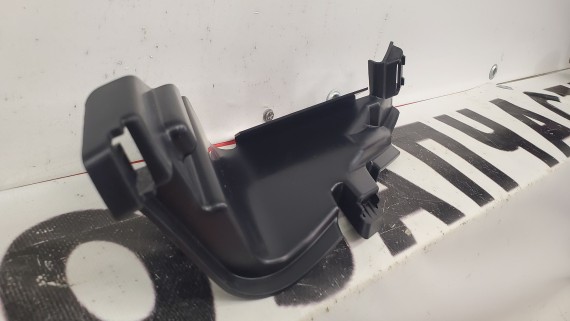 Воздуховод радиатора правый Renault Duster 1 2015-2021