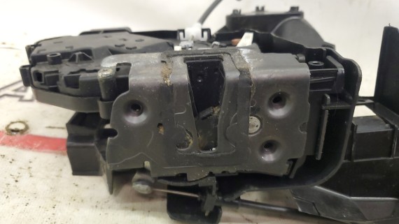 Замок двери передней правой Ford Focus 2 2007-2011
