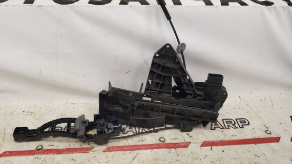 Замок двери передней правой Ford Focus 2 2007-2011