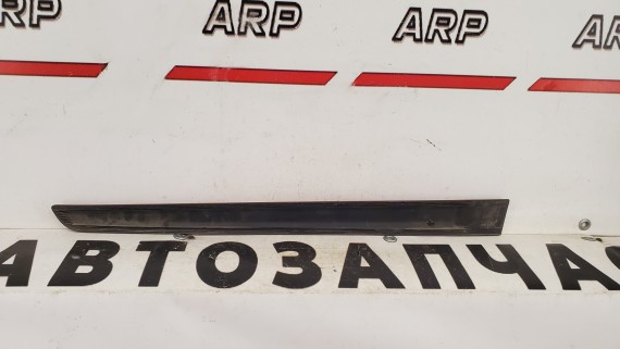 Молдинг двери левый задний Nissan Note E11 2005-2013