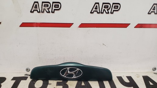 Накладка крышки багажника Hyundai Getz 2002-2011