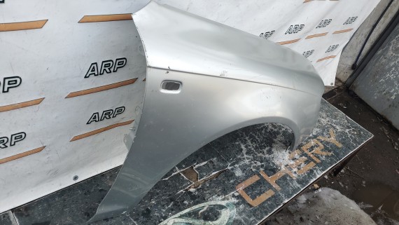 Крыло переднее правое AUDI A6 C6 2004–2011