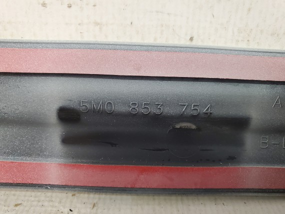 Молдинг задней правой двери Volkswagen Golf 5 Plus 2005-2009