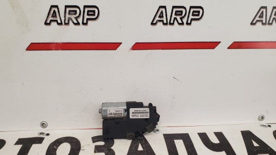 Моторчик люка крыши Chevrolet Camaro LT LS Cadillac SRX 2016-2021