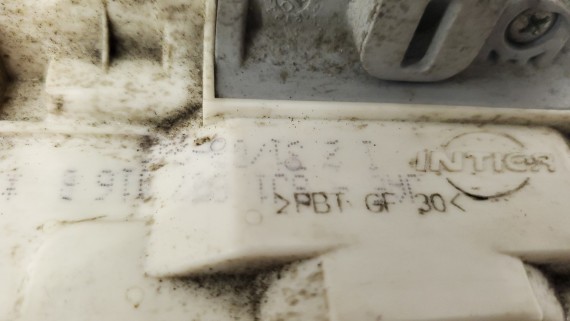 Замок двери передний правый Volkswagen Touareg 2 NF 2010-2018