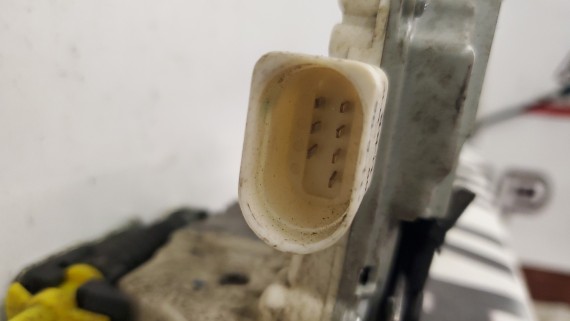 Замок двери передний правый Volkswagen Touareg 2 NF 2010-2018