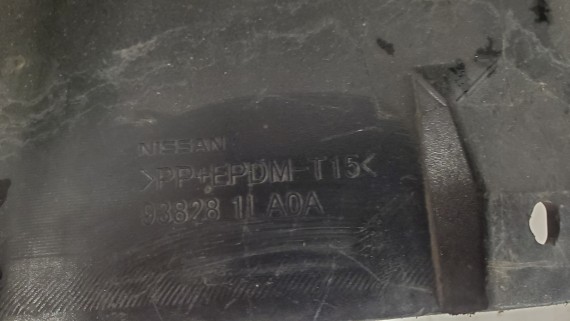 Накладка заднего крыла правого Infiniti QX56/QX80 2010-2017