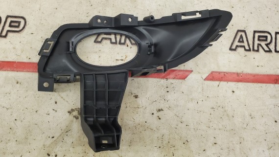 Накладка ПТФ правая Mazda 3 (BK) 2002-2009