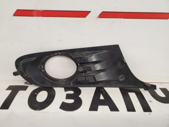 Накладка противотуманной фары левая Volkswagen Golf 6 2008-2012