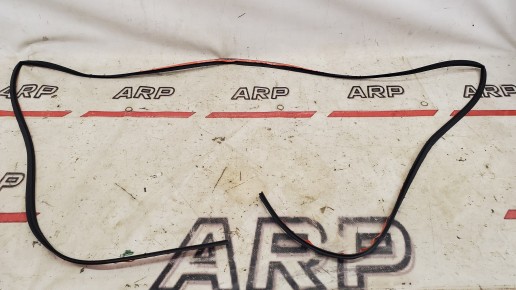 Уплотнитель заднего стекла Camry V50 2011-2018