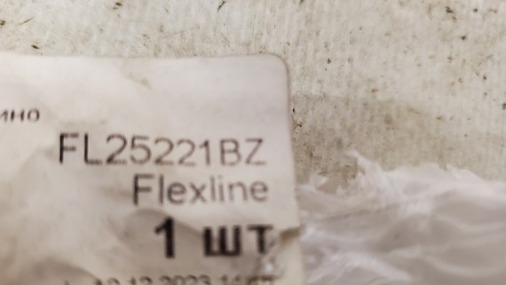 Уплотнитель заднего стекла Camry V50 2011-2018