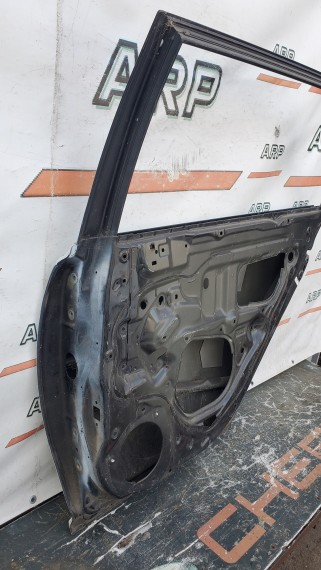 Дверь задняя правая Toyota Avensis 2 Wagon 2003-2009