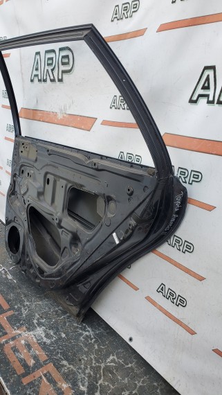 Дверь задняя правая Toyota Avensis 2 Wagon 2003-2009