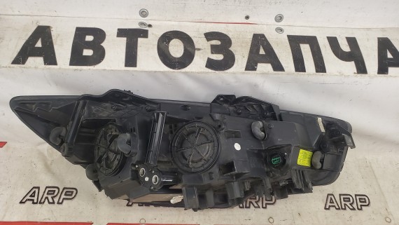 Фара левая KIA Quoris 2012-2014 Xenon