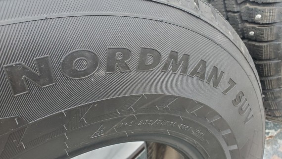 Резина зимняя Nokian Tyres Nordman 7 SUV 235/75 R16