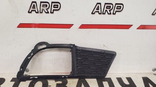 Накладка ПТФ правая Kia Cerato 2 2008–2013