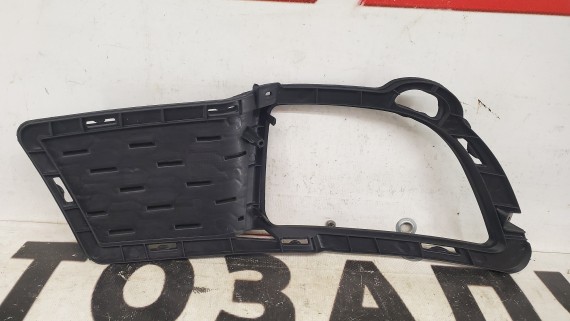 Накладка ПТФ правая Kia Cerato 2 2008–2013