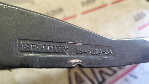 Молдинг двери задней правой Mercedes-Benz M-Class W164 BRABUS 2005-2011