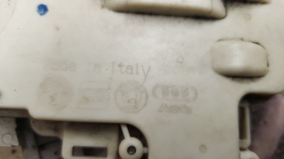 Замок двери задний правый Audi Q7 4L 2007-2015