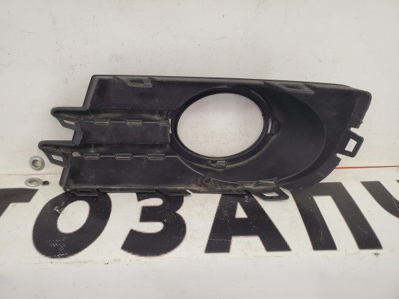Накладка противотуманной фары правая Volkswagen Tiguan 2011-2016